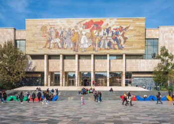 Revista “Lonely Planet” liston 20 destinacionet në Tiranë