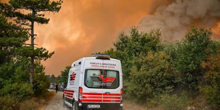 FOTO/ “Apokalipsi” në Gramsh, imazhe të dramës që la pas zjarri që përpiu gjithçka