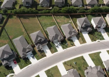 Ngadalësohet pas 12 vitesh rritje të vrullshme tregu i pasurive të paluajtshme në SHBA