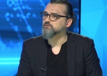 Fëmijët tanë nuk lindin me thikë në dorë