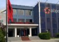 Shpërdorimi i pasurisë kombëtare, kush e siguroi Frident Kuqin dhe Likometat se do të fitonin tenderin e naftës së Albpetrolit? Ofruan vetëm 1 cent mbi çmimin fillestar të ankandit
