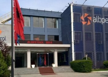 Shpërdorimi i pasurisë kombëtare, kush e siguroi Frident Kuqin dhe Likometat se do të fitonin tenderin e naftës së Albpetrolit? Ofruan vetëm 1 cent mbi çmimin fillestar të ankandit