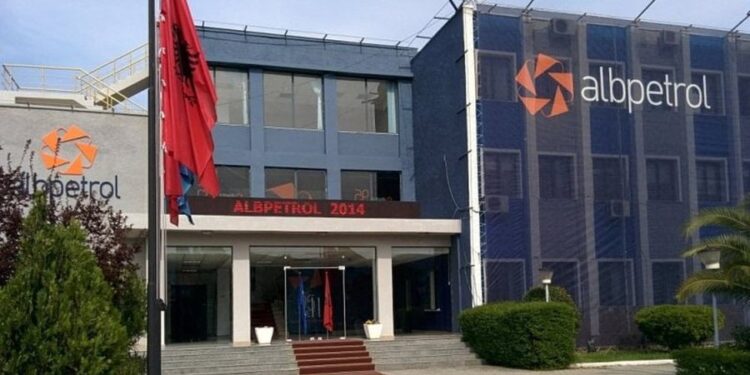 Shpërdorimi i pasurisë kombëtare, kush e siguroi Frident Kuqin dhe Likometat se do të fitonin tenderin e naftës së Albpetrolit? Ofruan vetëm 1 cent mbi çmimin fillestar të ankandit