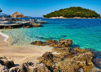 “Arsyet e rënies së turizmit në verë, nga balanca cilësi – shërbim te konkurrenca”