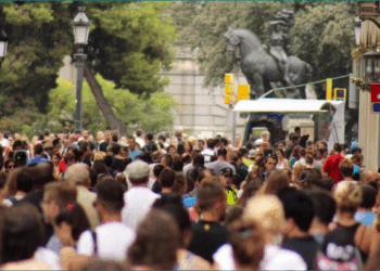 “Shkrijnë” Fieri dhe Korça, Durrësi me zor mbahet: Popullsia e Shqipërisë tkurret nga muaji në muaj