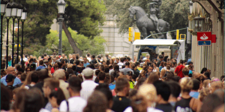 “Shkrijnë” Fieri dhe Korça, Durrësi me zor mbahet: Popullsia e Shqipërisë tkurret nga muaji në muaj