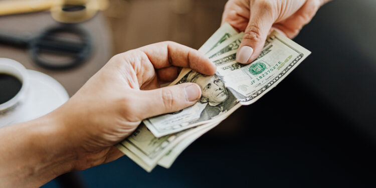 Ulet ndjeshëm kostoja e transfertave të parave nga dhe drejt Shqipërisë, BSH shpjegon tarifat