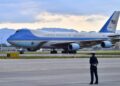Air Force One i Donald Trump i shpëton përplasjes në ajër me një avion pasagjerësh