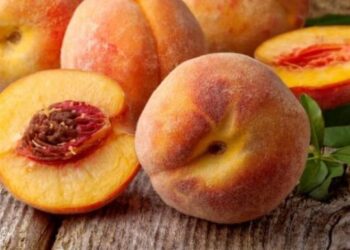 Pesticide mbi normë, AKU bllokon pjeshkët dhe rrushin e importuar