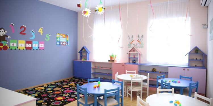 Shpopullim me ritme të larta në Shqipëri, bie ndjeshëm numri i fëmijëve të regjistruar në kopshte