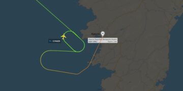 Kontrollorin e zuri gjumi, avioni me pasagjerë qëndron 1 orë në ajër