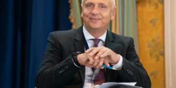 Kapetanoviç nga Tirana: Zgjerimi i Europës nuk mund të mbahet mend si lodhje, por rinovim