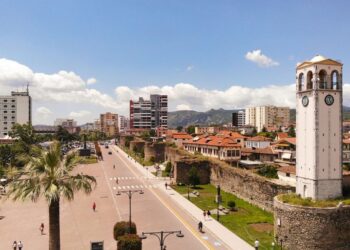 TTW: Elbasani, thesari Shqipërisë, përjetoni mikrpritje me kafe e ëmbëlsira