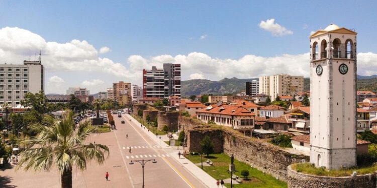 TTW: Elbasani, thesari Shqipërisë, përjetoni mikrpritje me kafe e ëmbëlsira