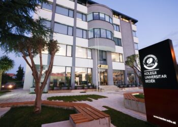 Edukimi në industrinë e dizajnit dhe multimedias: potenciali që ka Shqipëria në një fshat global