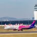 Tkurret Wizz Air, pas Abu Dhabit mbyll dhe bazën në Vjenë