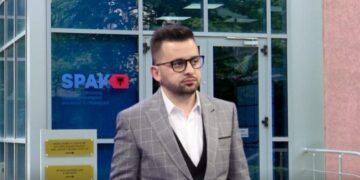 TENDERI NË SPAK/ Dalin SMS-të, kush është “miku që do verë të mirë”, për të cilin Entela Çano i shkruan Erion Isait