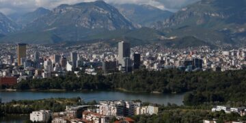 Korrupsion, pastrim parash dhe konkurrencë e shtrembëruar: DASH publikon raportin për klimën e biznesit në Shqipëri