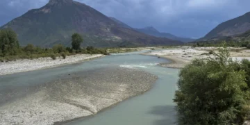 Vjosa mes plehrash dhe shfrytëzimit të ujit