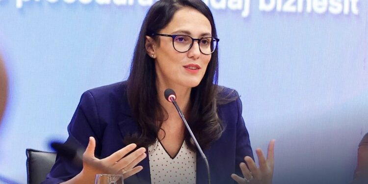 Pagë mesatare 1 000 euro, rritje pensionesh dhe heqje e parasë CASH, Ibrahimaj shpall planin për 2026 e më tej