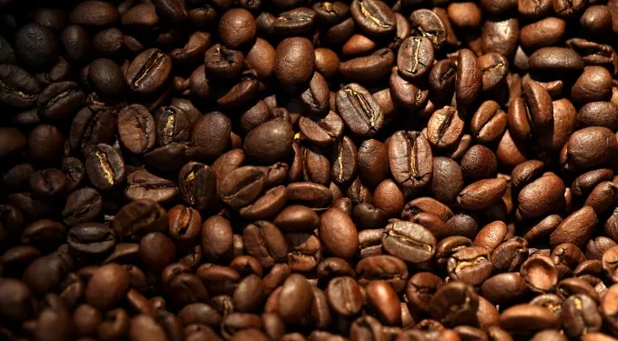 Tarifat e Trump ndikojnë në çmimin e kafesë, SHBA tërësisht e varur nga importet