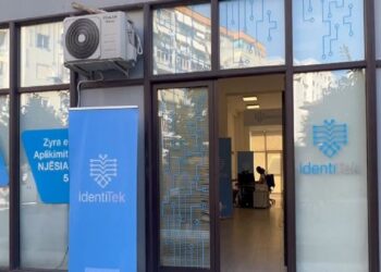 Dolën nga xhepat e shqiptarëve, Identitek fitoi 17 milionë euro vitin e kaluar nga çmimet e kripura të pasaportave