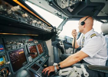 A flenë gjumë pilotët gjatë fluturimeve? E vërteta që nuk thuhet zakonisht