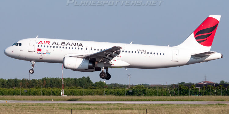 Kriza te Air Albania, avioni “afrikan” ngjyroset kuqezi pas bllokimit të dy “Airbus-eve” nga qiradhënësi: Rrugëtimi nga Libia në Nigeri dhe Tiranë