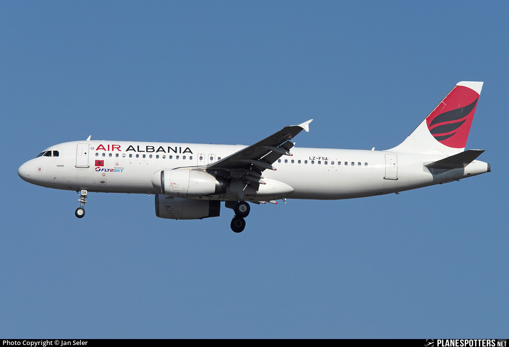 Avioni Airbus A320-200 me MSN 4247 nën logon Air Albania. Foto: 30 gusht 2025 në Aerportin e Stambollit 