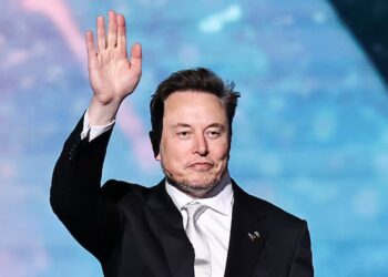Elon Musk drejt rekordit historik te pasurisë
