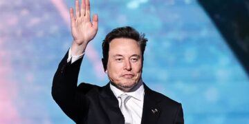 Elon Musk drejt rekordit historik te pasurisë