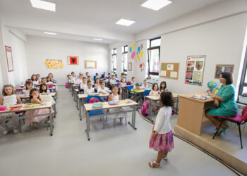 Sot nisi shkolla, por Shqipërisë i mungojnë 112 mijë nxënës 9-vjeçareje nga 2014