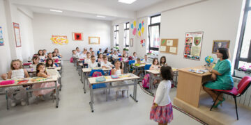Sot nisi shkolla, por Shqipërisë i mungojnë 112 mijë nxënës 9-vjeçareje nga 2014