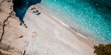 “Wom Travel”: Shqipëria me plazhet fantastike, çmimet nuk rëndojnë xhepin