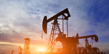 Prodhimi industrial, bie nafta dhe metalet, rritje në ushqime dhe pije