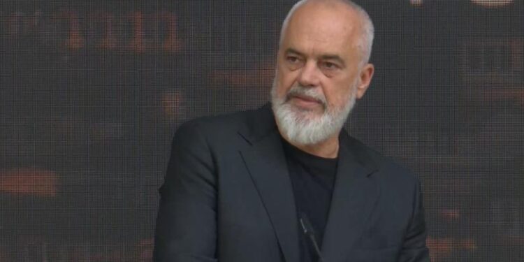 “Plazh i dhunuar në duart e injorantëve”, Rama paralajmëron ndonjë “strategjik” në Ksamil?!