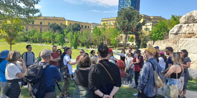 Shifrat e turizmit, hyrjet e të huajve në gusht u rritën me 9.9%