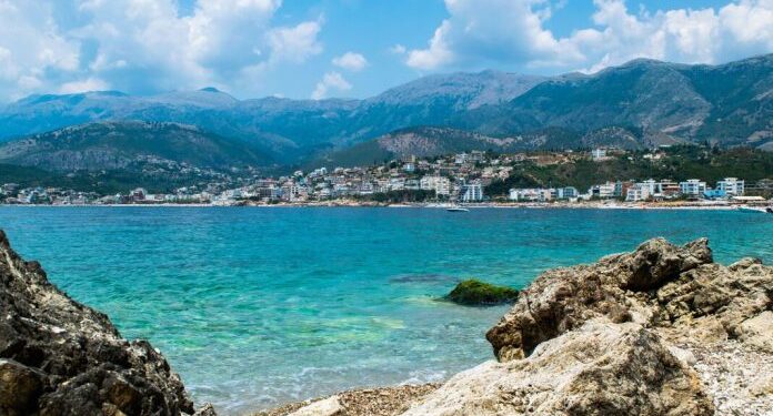 ”Traveloffpath”: Shqipëria, destinacioni turistik më në modë i Mesdheut