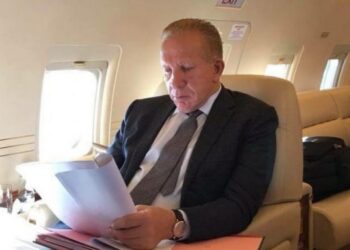 Gjykata e Tiranës bllokon Behgjet Pacollin për aksionet e aeroportit të Vlorës