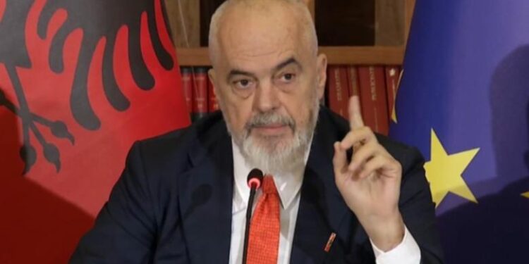 Rama: Do merret leje edhe për muret rrethuese, kanë “gllabëruar” trotuaret