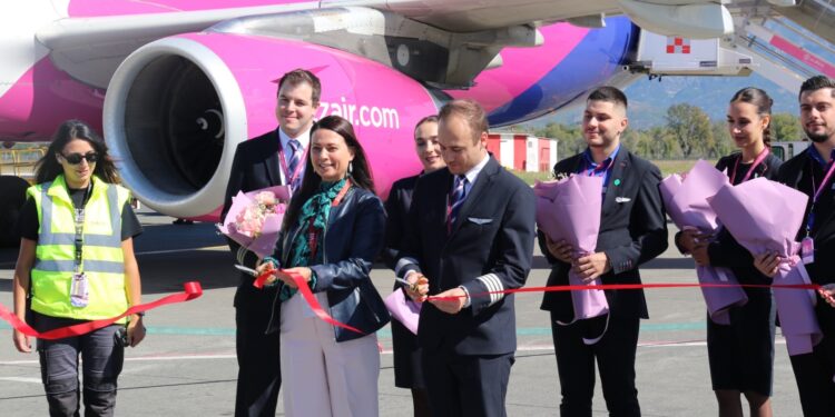 Aeroporti Ndërkombëtar i Tiranës inauguron fluturimin e parë të Wizz Air drejt Qipros