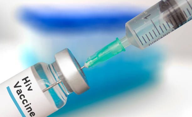 Anglia miraton përdorimin e vaksinës kundër HIV