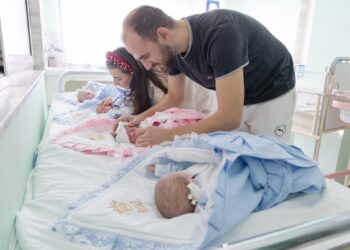 Çifti nga Tirana bëhen prindër të katërnjakëve