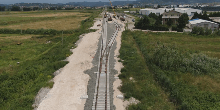 Hekurudha Durrës-Rrogozhinë, zv.ministrja zbulon kur “vjen” treni
