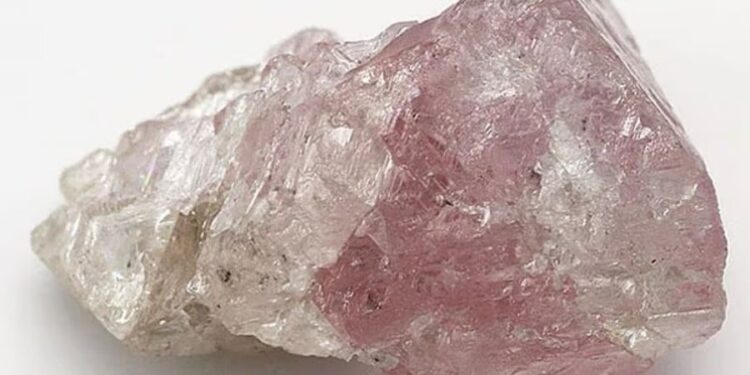 Zbulohet diamante i rrallë ngjyrë rozë, vlen miliona dollarë