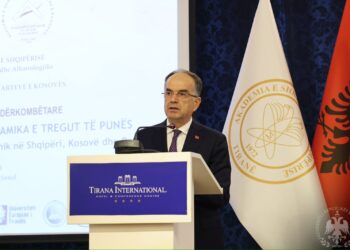 Presidenti Begaj kërkon koordinim Shqipëri-Kosovë përballë krizës demografike: Nëse gabojmë sot, nuk do të kemi një mundësi të dytë nesër