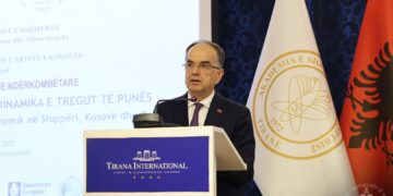 Presidenti Begaj kërkon koordinim Shqipëri-Kosovë përballë krizës demografike: Nëse gabojmë sot, nuk do të kemi një mundësi të dytë nesër