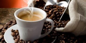 Shtrenjtohet ndjeshëm kafeja në Europë, rritje edhe në Shqipëri: A do të ngrihet shqiptari nga kafeneja?