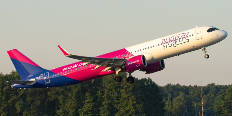 VIDEO/ Wizz Air lë dhjetëra shqiptarë në Dortmund: Avioni u mbush, ju hajdeni të mërkurën po deshet!