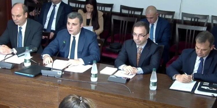 BSH i trembet flluskës në ndërtim, tentohet frenimi i huadhënies